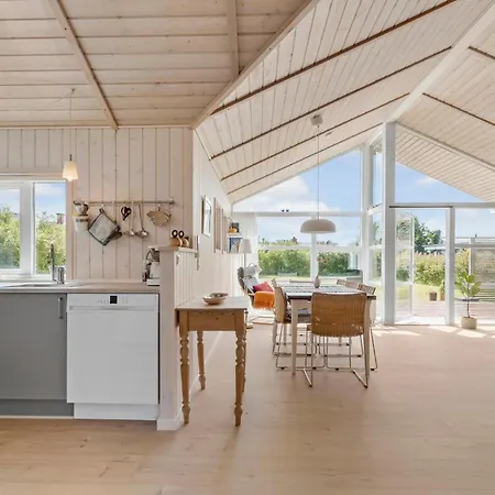 Vakantiehuis Stunning In With Wifi