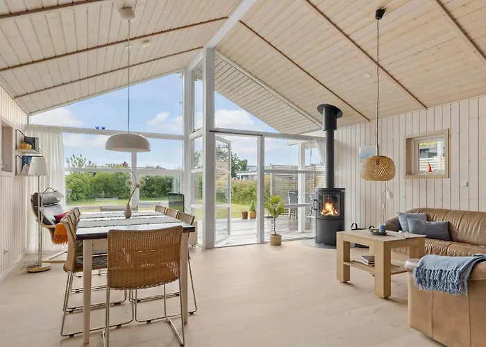 Vakantiehuis Stunning In With Wifi *