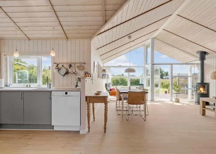 Vakantiehuis Stunning In With Wifi